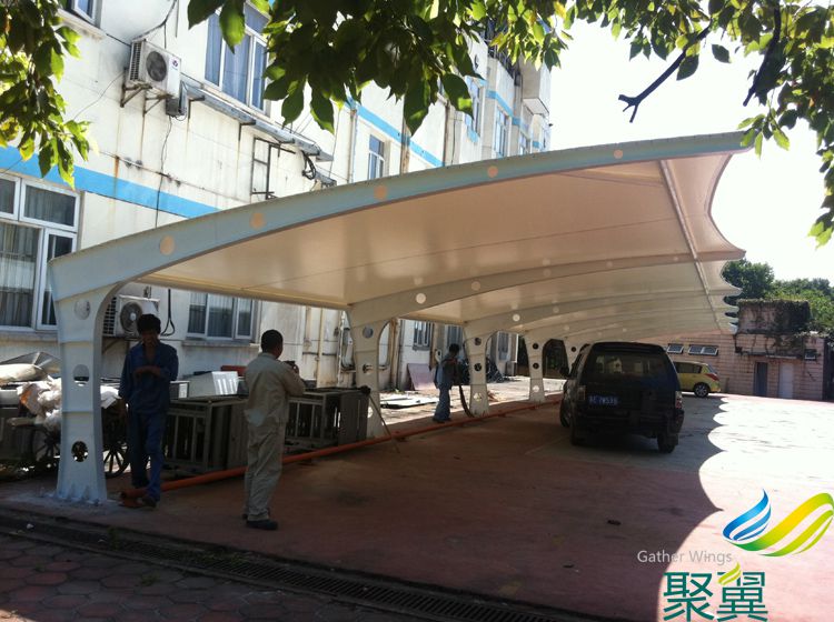 L異型鋼膜結(jié)構(gòu)車(chē)棚定制全國(guó)配送安裝服務(wù)