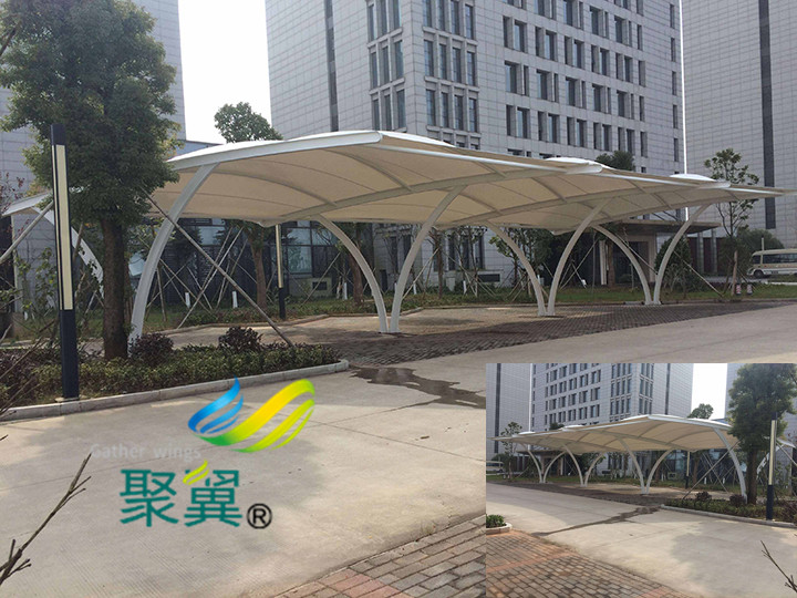 張拉膜膜結構汽車停車棚張拉膜材特征特點